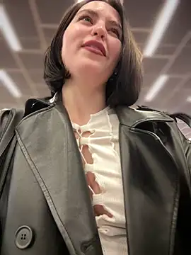 Snapshot of meow_girl chatting on December 26, 2024, 10:16 am meow girl online show from December 26, 2024, 10:16 am