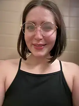 Snapshot of meow_girl chatting on January 12, 2025, 11:17 am meow girl online show from January 12, 2025, 11:17 am