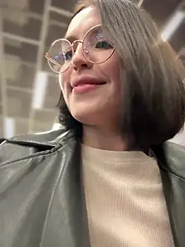 Snapshot of meow_girl chatting on January 13, 2025, 2:11 pm meow girl online show from January 13, 2025, 2:11 pm