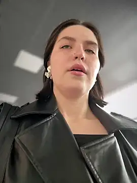 Snapshot of meow_girl chatting on January 15, 2025, 11:00 am meow girl online show from January 15, 2025, 11:00 am