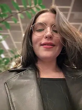 Snapshot of meow_girl chatting on January 24, 2025, 3:13 pm meow girl online show from January 24, 2025, 3:13 pm