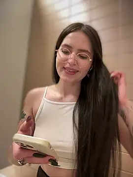 Snapshot of meow_girl chatting on January 25, 2025, 2:14 pm meow girl online show from January 25, 2025, 2:14 pm