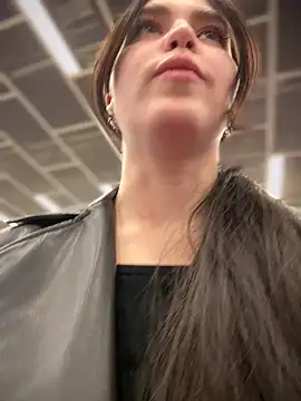 Snapshot of meow_girl chatting on March 2, 2025, 3:05 pm meow girl online show from March 2, 2025, 3:05 pm