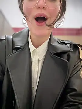 Snapshot of meow_girl chatting on March 7, 2025, 10:13 am meow girl online show from March 7, 2025, 10:13 am