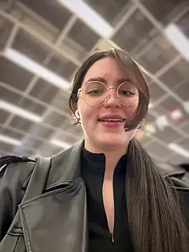 Snapshot of meow_girl chatting on March 11, 2025, 11:55 am meow girl online show from March 11, 2025, 11:55 am