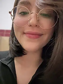 Snapshot of meow_girl chatting on March 19, 2025, 10:11 am meow girl online show from March 19, 2025, 10:11 am