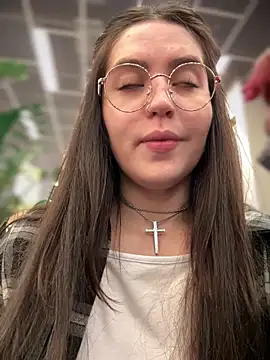 Snapshot of meow_girl chatting on September 14, 2025, 12:59 pm meow girl online show from September 14, 2025, 12:59 pm