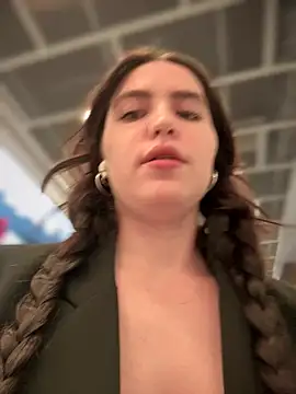 Snapshot of meow_girl chatting on September 16, 2025, 11:00 am meow girl online show from September 16, 2025, 11:00 am