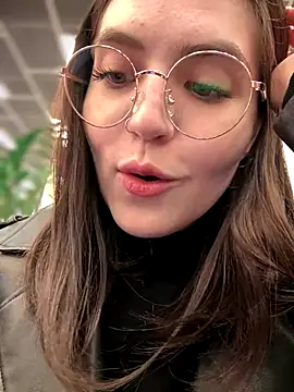 Snapshot of meow_girl chatting on October 2, 2025, 3:41 pm meow girl online show from October 2, 2025, 3:41 pm