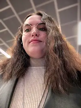 Snapshot of meow_girl chatting on October 30, 2025, 8:05 am meow girl online show from October 30, 2025, 8:05 am