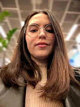 Snapshot of meow_girl chatting on November 5, 2025, 11:10 am meow girl online show from November 5, 2025, 11:10 am