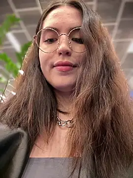 Snapshot of meow_girl chatting on November 7, 2025, 10:59 am meow girl online show from November 7, 2025, 10:59 am