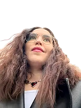 Snapshot of meow_girl chatting on November 11, 2025, 10:59 am meow girl online show from November 11, 2025, 10:59 am