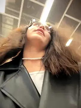 Snapshot of meow_girl chatting on November 15, 2025, 11:18 am meow girl online show from November 15, 2025, 11:18 am