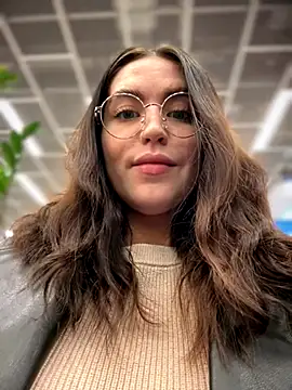 Snapshot of meow_girl chatting on November 21, 2025, 8:02 am meow girl online show from November 21, 2025, 8:02 am