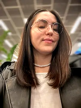 Snapshot of meow_girl chatting on November 26, 2025, 8:59 am meow girl online show from November 26, 2025, 8:59 am