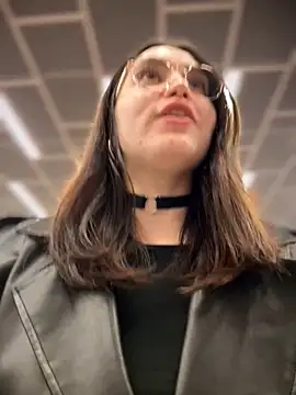 Snapshot of meow_girl chatting on December 4, 2025, 3:54 pm meow girl online show from December 4, 2025, 3:54 pm