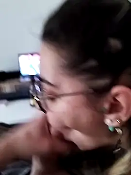 Snapshot of zil56 chatting on February 25, 2026, 5:33 pm zil56 online show from February 25, 2026, 5:33 pm