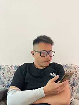 Snapshot of lixiaoshuai8 chatting on March 11, 2025, 4:43 am lixiaoshuai8 online show from March 11, 2025, 4:43 am