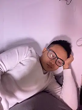 lixiaoshuai8 online show from November 25, 2025, 5:51 am