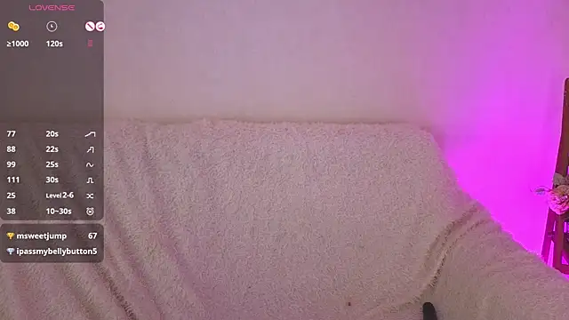 Snapshot of moonlight8_ chatting on February 12, 2025, 1:37 pm moonlight8 online show from February 12, 2025, 1:37 pm