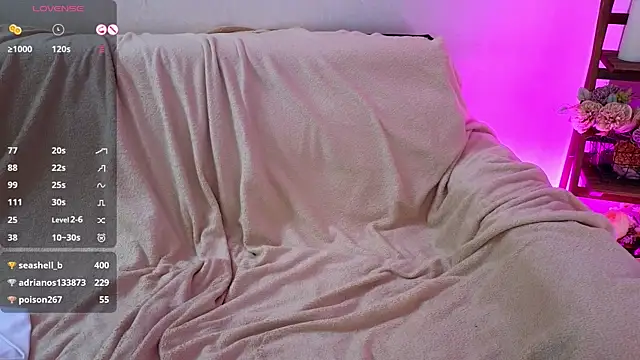 Snapshot of moonlight8_ chatting on February 22, 2025, 6:52 pm moonlight8 online show from February 22, 2025, 6:52 pm