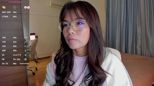 Snapshot of moonlight8_ chatting on September 18, 2025, 10:28 am moonlight8 online show from September 18, 2025, 10:28 am