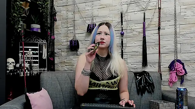 Snapshot of CruelMistress chatting on January 14, 2026, 1:33 am CruelMistress online show from January 14, 2026, 1:33 am