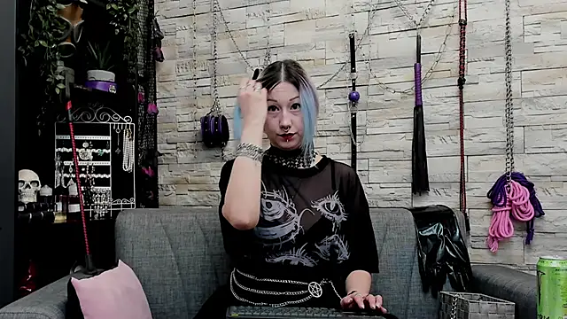 Snapshot of CruelMistress chatting on January 17, 2026, 1:32 am CruelMistress online show from January 17, 2026, 1:32 am