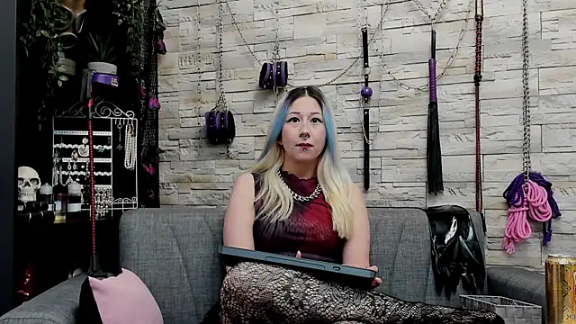 Snapshot of CruelMistress chatting on January 19, 2026, 1:42 am CruelMistress online show from January 19, 2026, 1:42 am