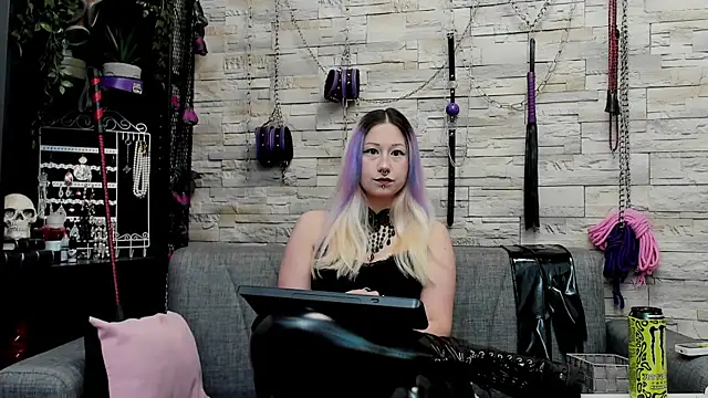 Snapshot of CruelMistress chatting on February 16, 2026, 1:24 am CruelMistress online show from February 16, 2026, 1:24 am