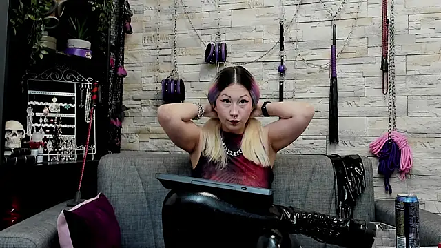 Snapshot of CruelMistress chatting on February 21, 2026, 1:39 am CruelMistress online show from February 21, 2026, 1:39 am