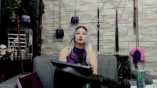 Snapshot of CruelMistress chatting on February 26, 2026, 1:48 am CruelMistress online show from February 26, 2026, 1:48 am