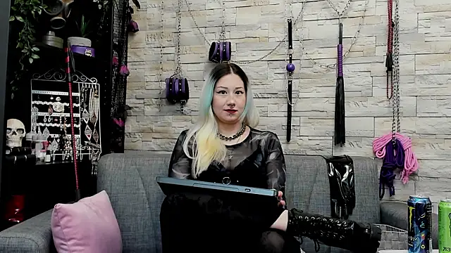 CruelMistress online show from March 19, 2026, 2:04 am