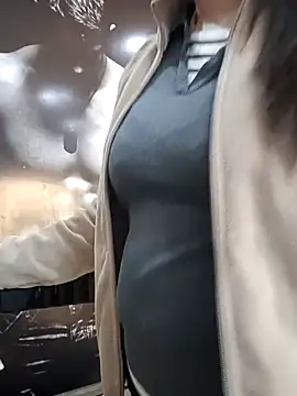 Snapshot of rituu07 chatting on December 23, 2024, 1:40 am rituu07 online show from December 23, 2024, 1:40 am