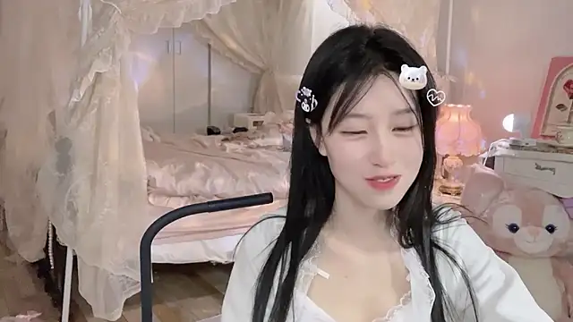 Snapshot of JennieKim_RoseannePark chatting on December 14, 2024, 3:25 pm JennieKim RoseannePark online show from December 14, 2024, 3:25 pm