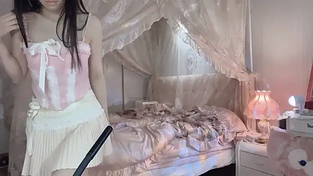 Snapshot of JennieKim_RoseannePark chatting on December 15, 2024, 2:16 pm JennieKim RoseannePark online show from December 15, 2024, 2:16 pm