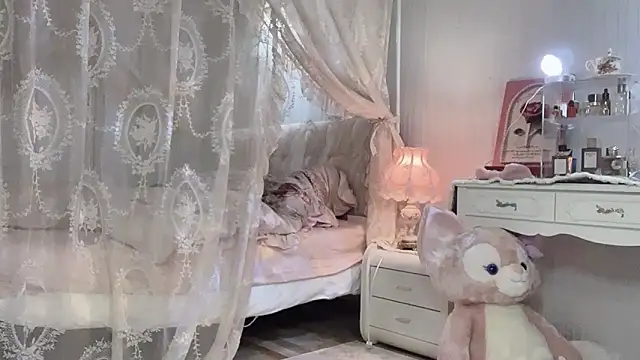 Snapshot of JennieKim_RoseannePark chatting on December 18, 2024, 5:21 pm JennieKim RoseannePark online show from December 18, 2024, 5:21 pm