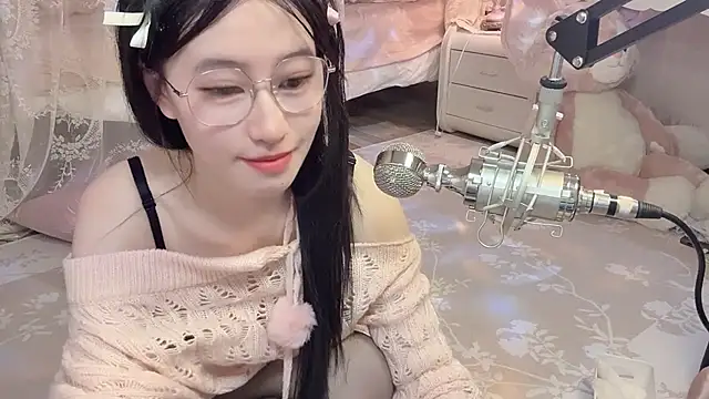 Snapshot of JennieKim_RoseannePark chatting on December 20, 2024, 7:28 pm JennieKim RoseannePark online show from December 20, 2024, 7:28 pm