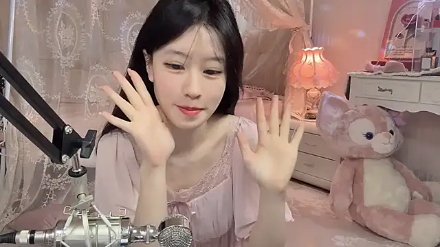 Snapshot of JennieKim_RoseannePark chatting on December 21, 2024, 5:36 am JennieKim RoseannePark online show from December 21, 2024, 5:36 am