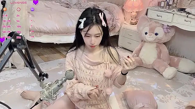 Snapshot of JennieKim_RoseannePark chatting on December 27, 2024, 1:18 pm JennieKim RoseannePark online show from December 27, 2024, 1:18 pm