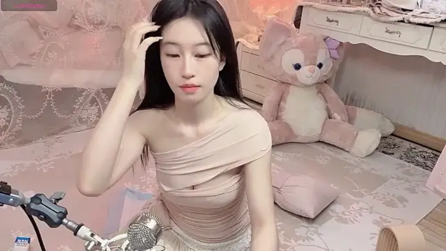 Snapshot of JennieKim_RoseannePark chatting on January 2, 2025, 12:35 pm JennieKim RoseannePark online show from January 2, 2025, 12:35 pm