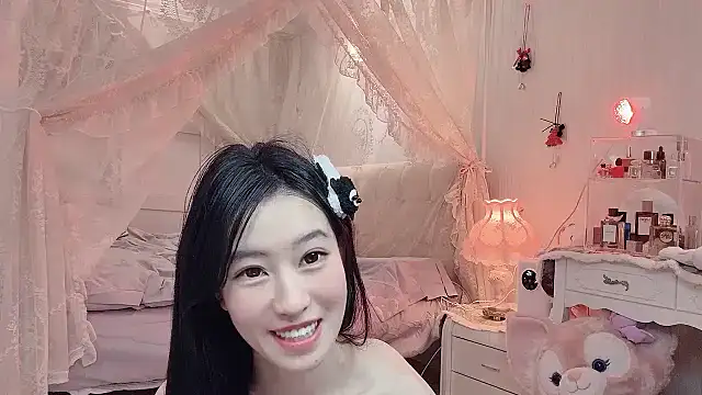 Snapshot of JennieKim_RoseannePark chatting on January 6, 2025, 7:24 pm JennieKim RoseannePark online show from January 6, 2025, 7:24 pm