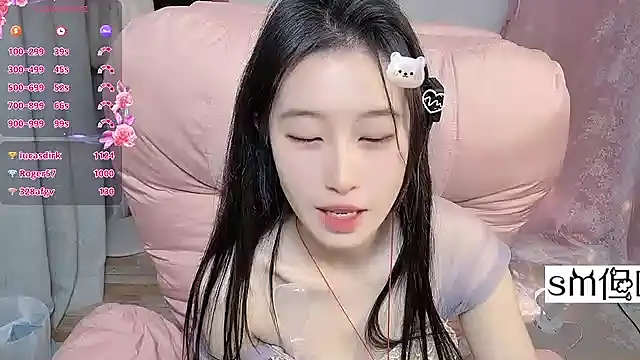 Snapshot of JennieKim_RoseannePark chatting on January 16, 2025, 7:31 pm JennieKim RoseannePark online show from January 16, 2025, 7:31 pm