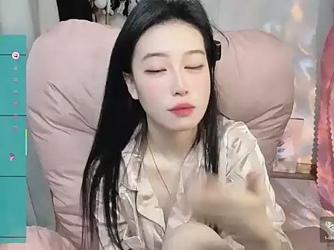 Snapshot of JennieKim_RoseannePark chatting on January 20, 2025, 2:46 pm JennieKim RoseannePark online show from January 20, 2025, 2:46 pm