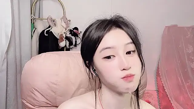 Snapshot of JennieKim_RoseannePark chatting on February 4, 2025, 5:34 pm JennieKim RoseannePark online show from February 4, 2025, 5:34 pm