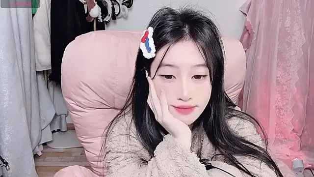 Snapshot of JennieKim_RoseannePark chatting on February 8, 2025, 2:49 pm JennieKim RoseannePark online show from February 8, 2025, 2:49 pm