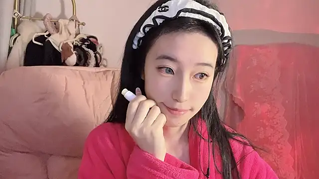 Snapshot of JennieKim_RoseannePark chatting on February 23, 2025, 2:46 pm JennieKim RoseannePark online show from February 23, 2025, 2:46 pm