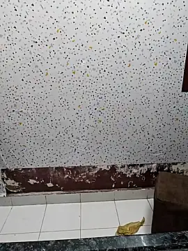 milf-kaira online show from January 6, 2025, 2:04 am