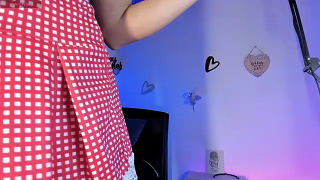 Snapshot of anhiahoney02 chatting on February 14, 2026, 5:43 pm anhiahoney02 online show from February 14, 2026, 5:43 pm